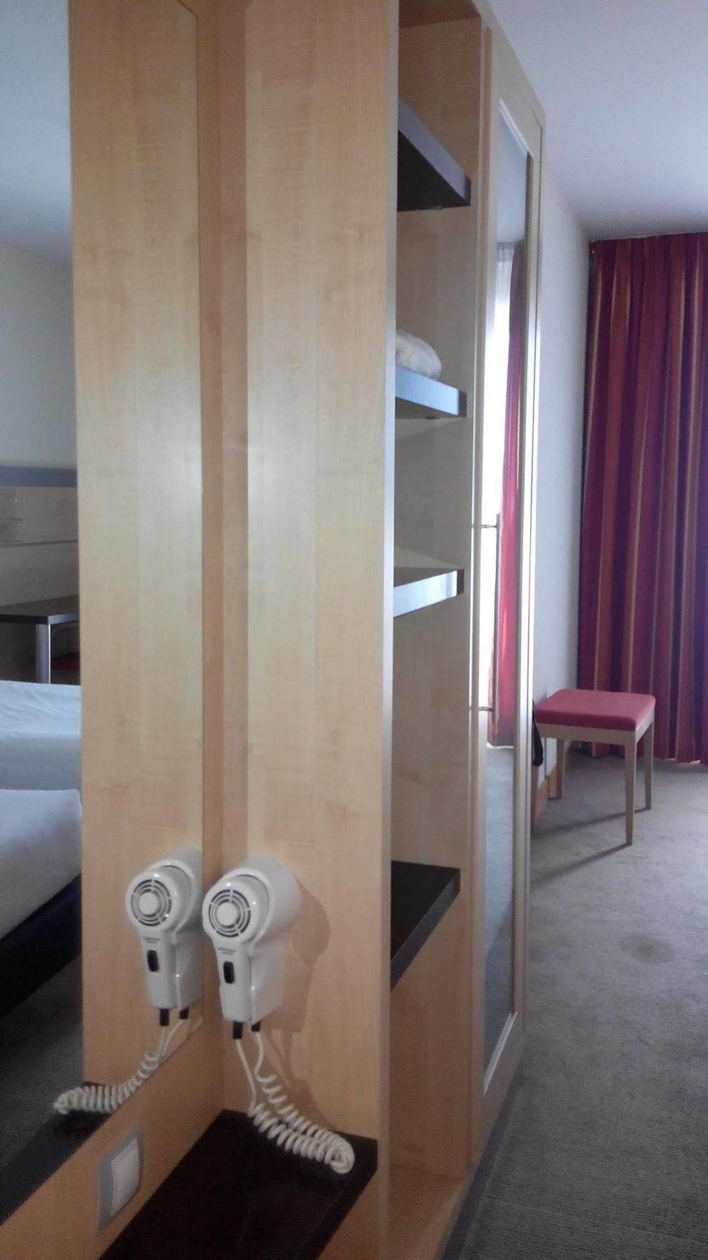 B&B Hotel Girona 3 ซาลท์ ภายนอก รูปภาพ